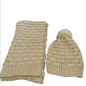 NWOT oatmeal color scarf and beenie